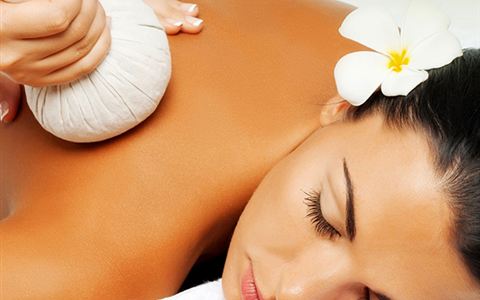 Panchakarma kizhi bolus massage
